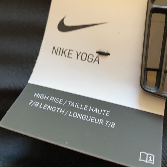 NWT!! Nike Yoga pant, size x-small - Picture 5 of 8
